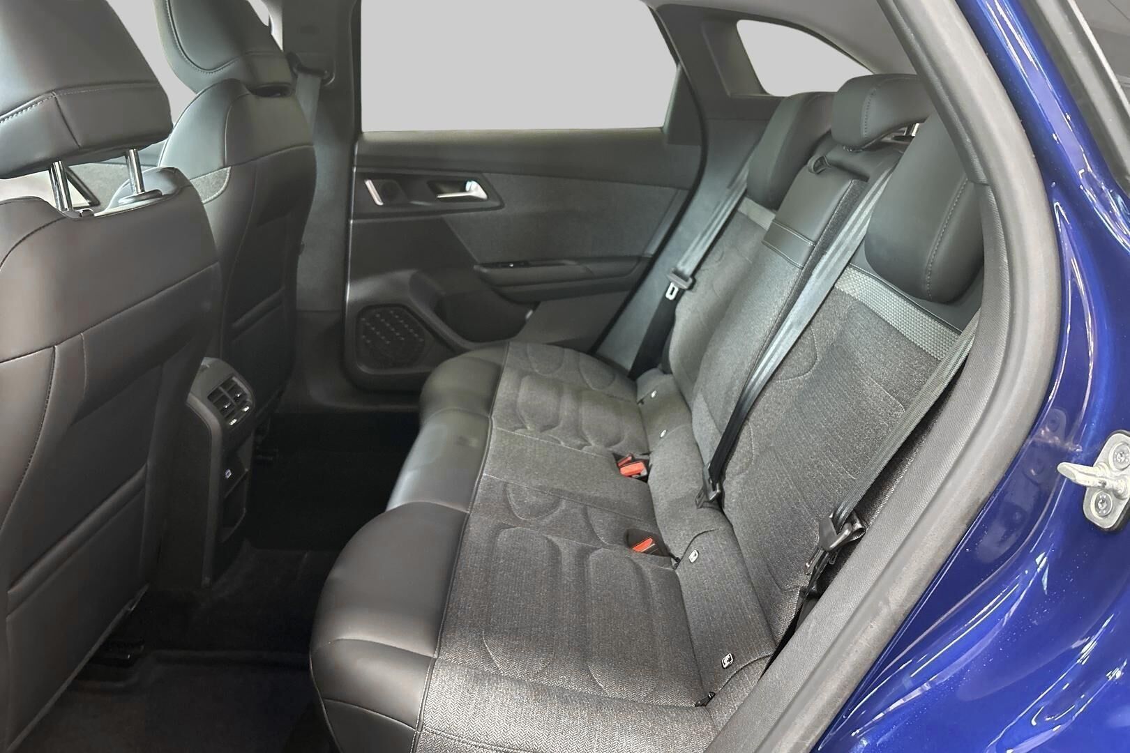 Citroen C5 X iso kuva 9