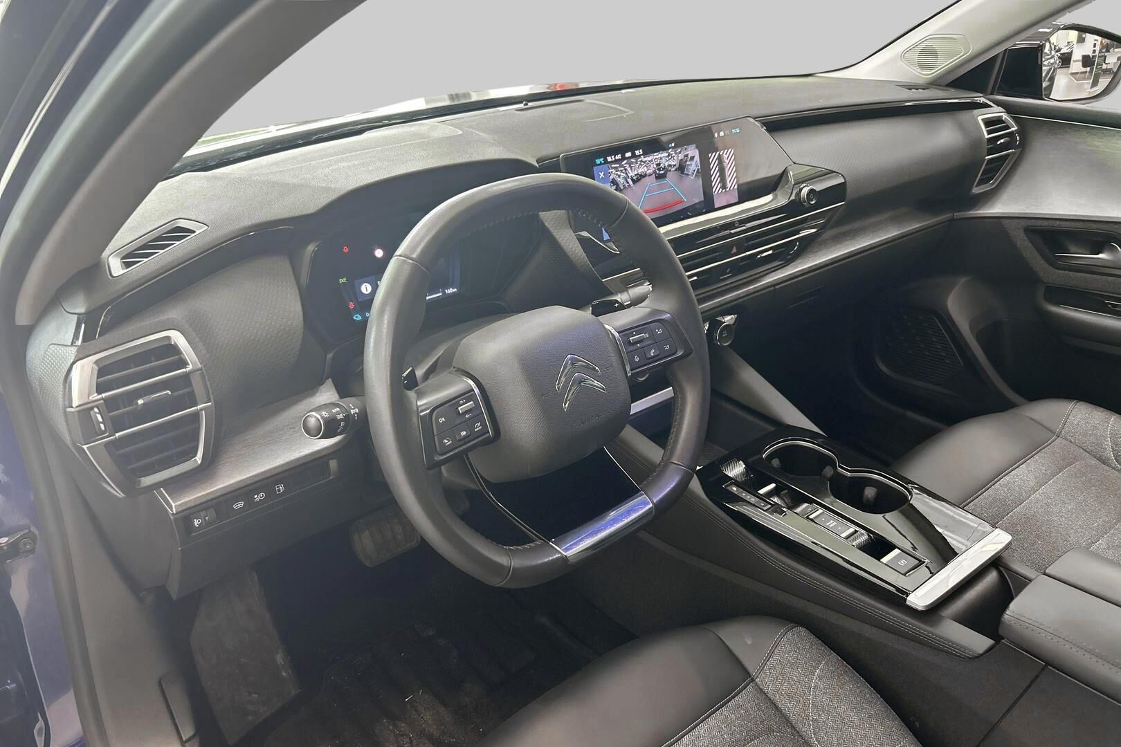 Citroen C5 X iso kuva 8