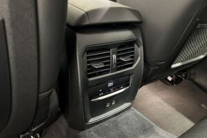 BMW i4 esikatselu 30