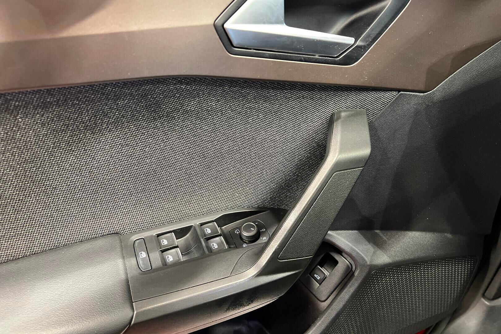 Seat Leon iso kuva 34