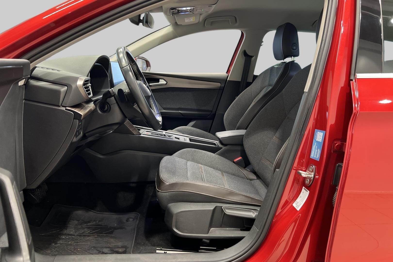 Seat Leon iso kuva 9