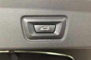 BMW i4 esikatselu 18