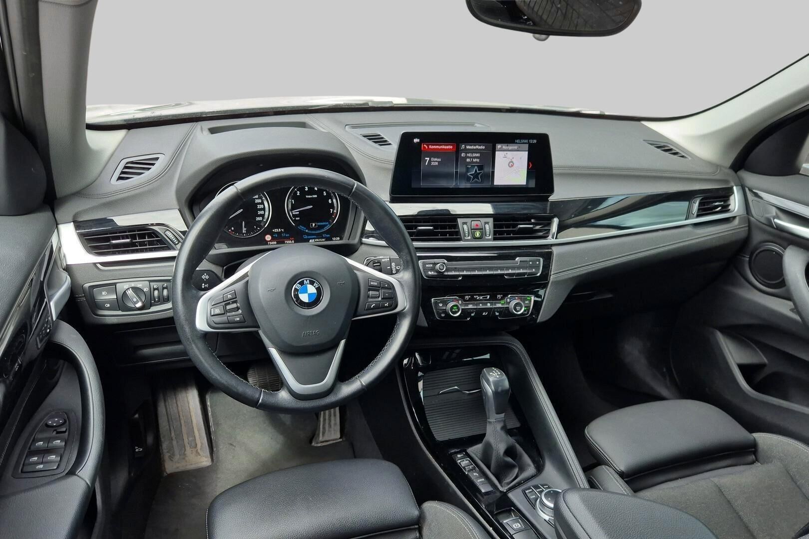 BMW X1 iso kuva 2