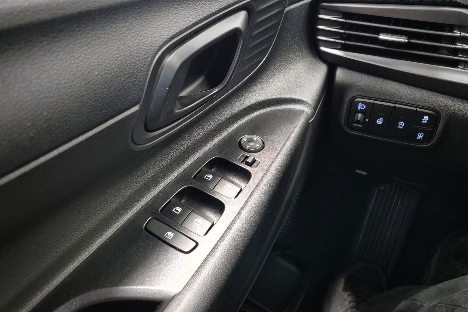 Hyundai i20 Hatchback iso kuva 20