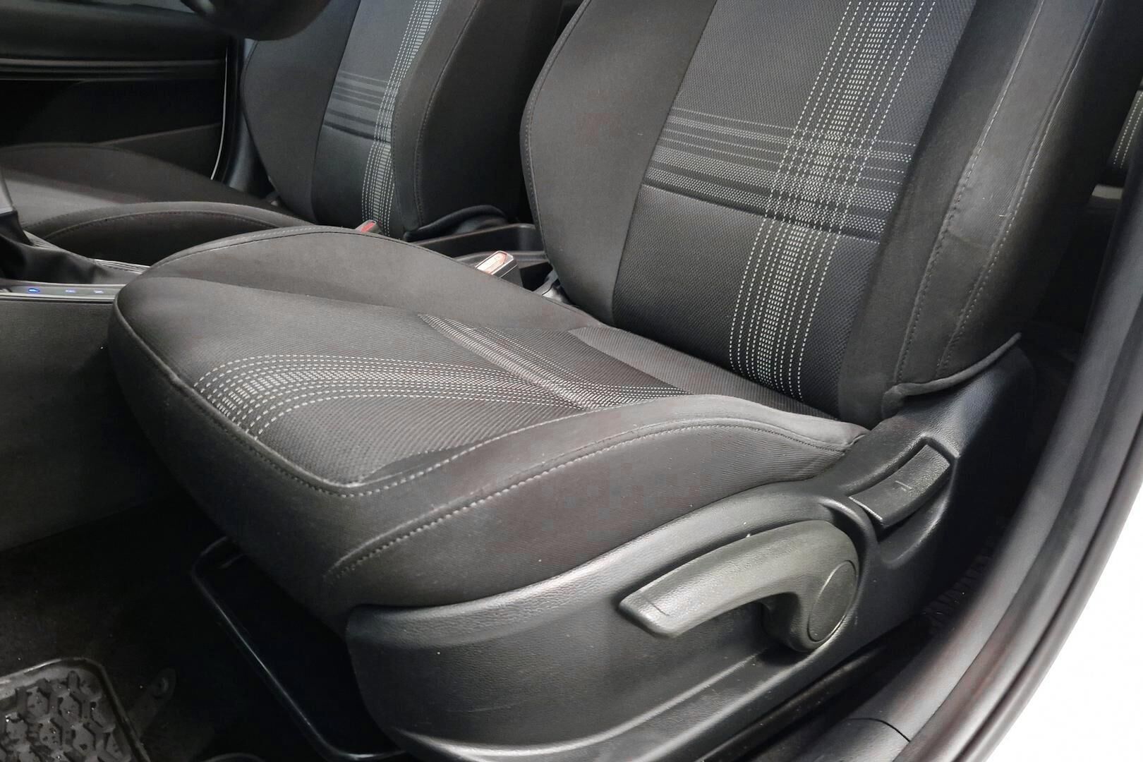 Hyundai i20 Hatchback iso kuva 22