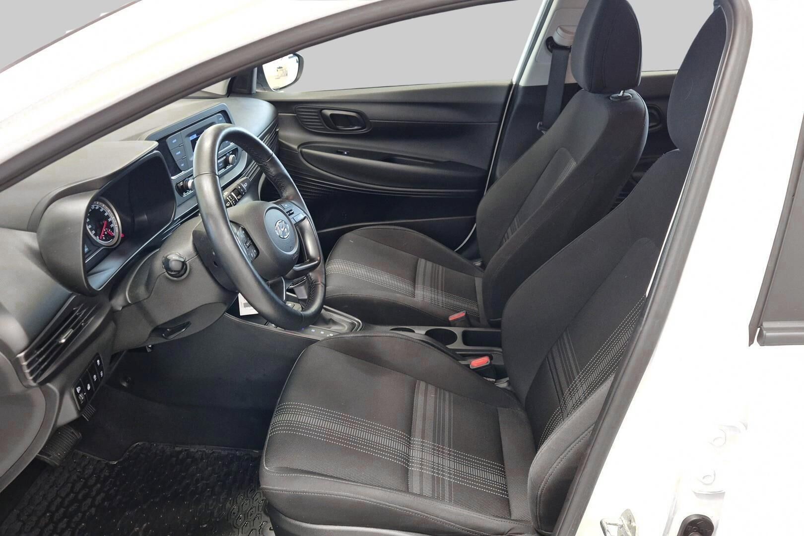 Hyundai i20 Hatchback iso kuva 9