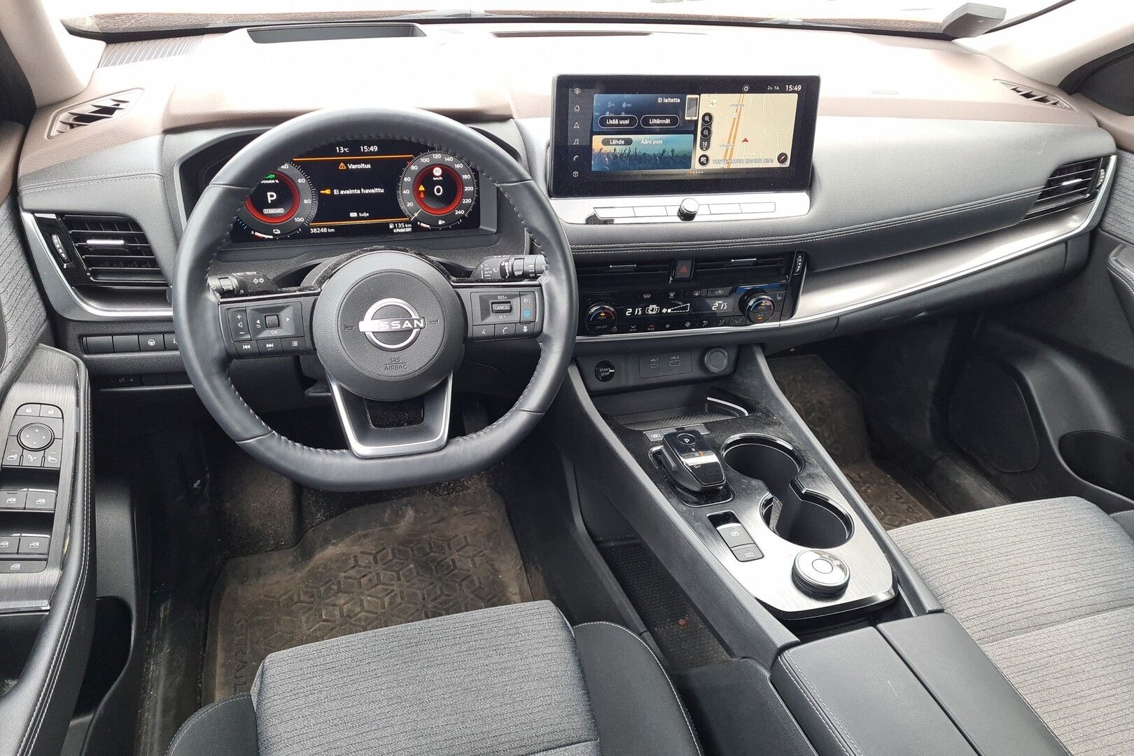 Nissan X-Trail iso kuva 1