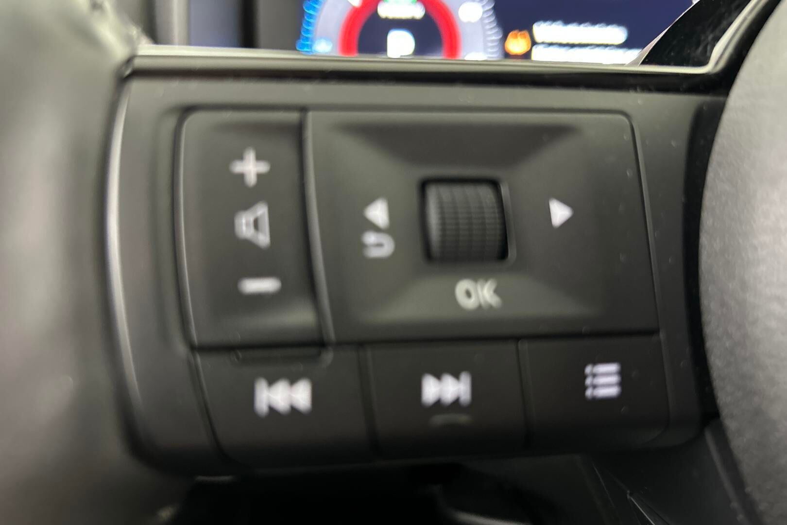 Nissan X-Trail iso kuva 27