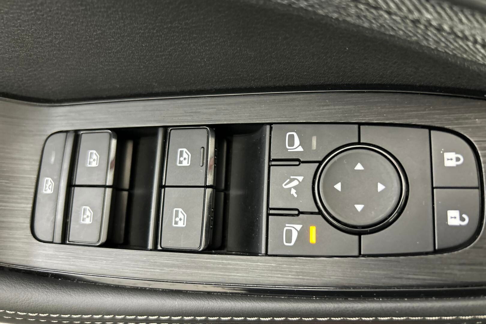 Nissan X-Trail iso kuva 32