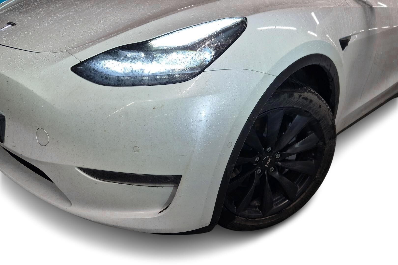 Tesla Model Y iso kuva 4