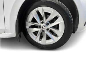 Skoda Octavia esikatselu 12