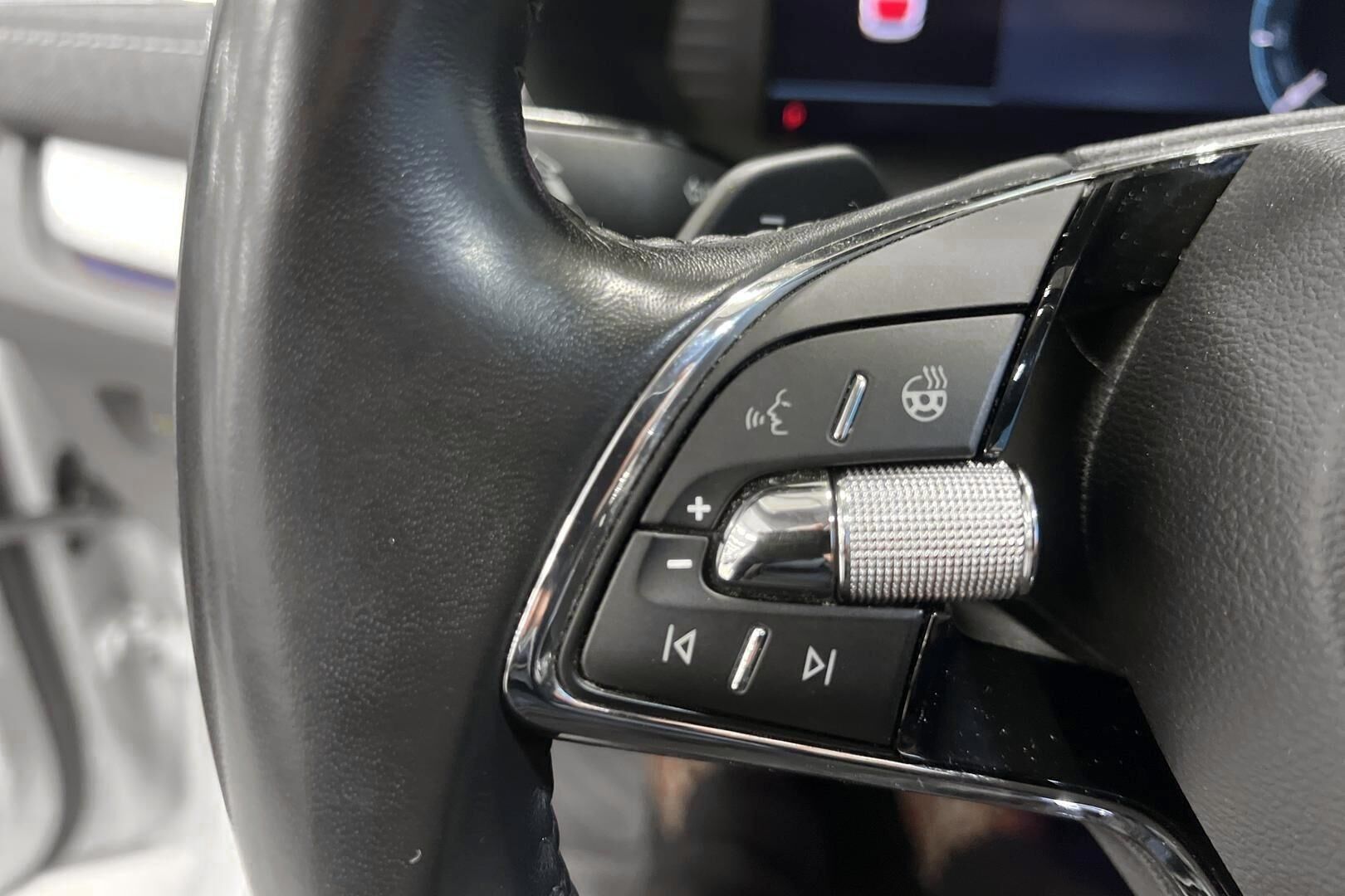 Skoda Octavia iso kuva 18