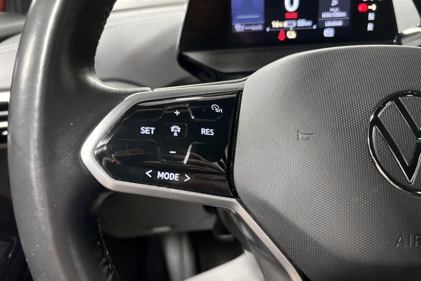 Volkswagen ID.4 iso kuva 14