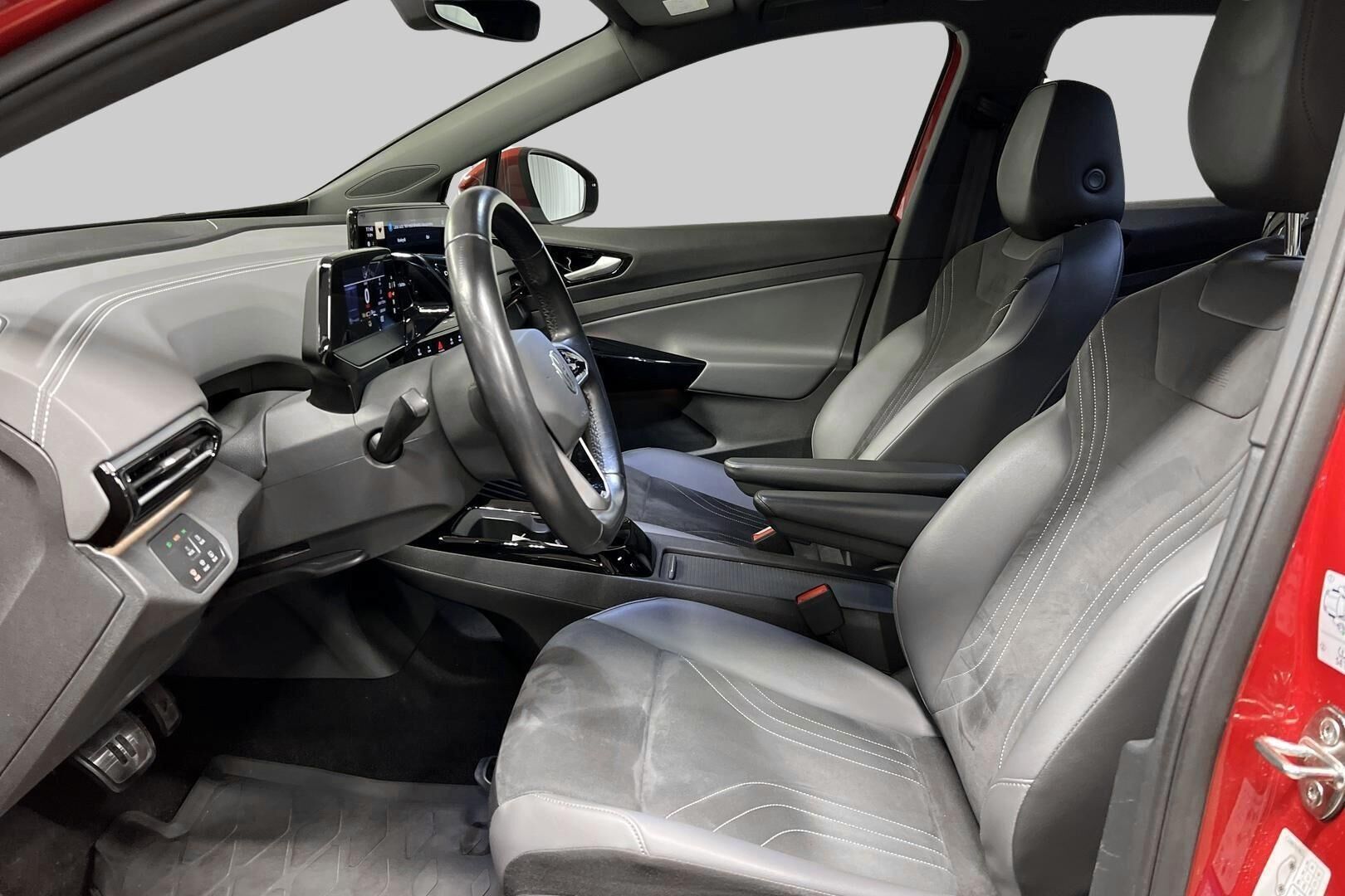 Volkswagen ID.4 iso kuva 8