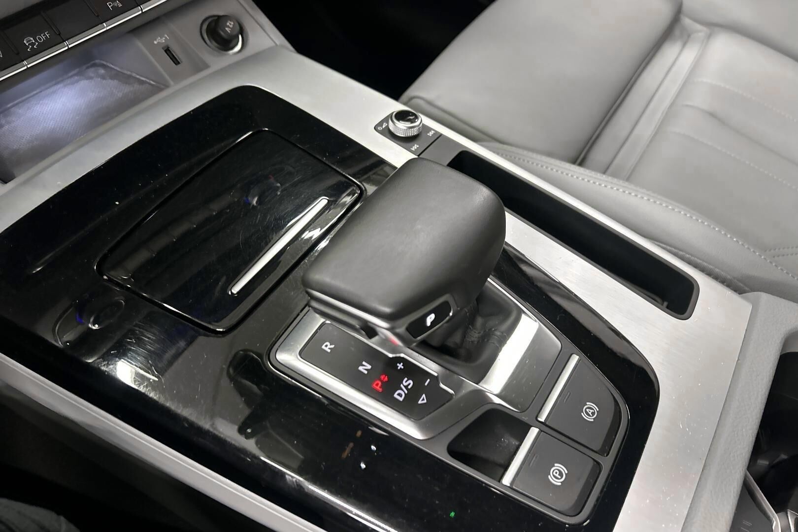 Audi Q5 iso kuva 16