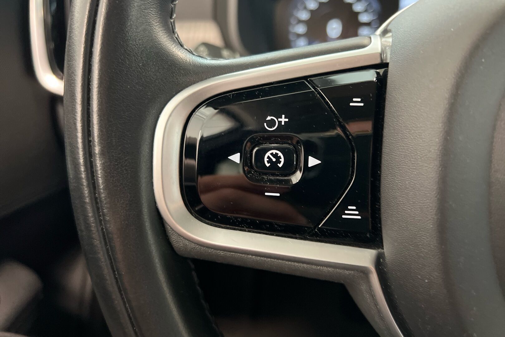 Volvo V90 iso kuva 16