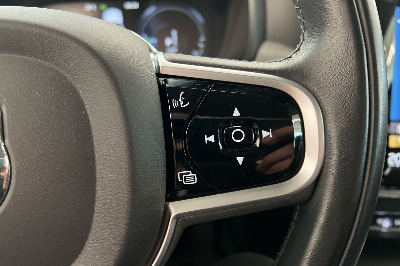 Volvo V90 iso kuva 17