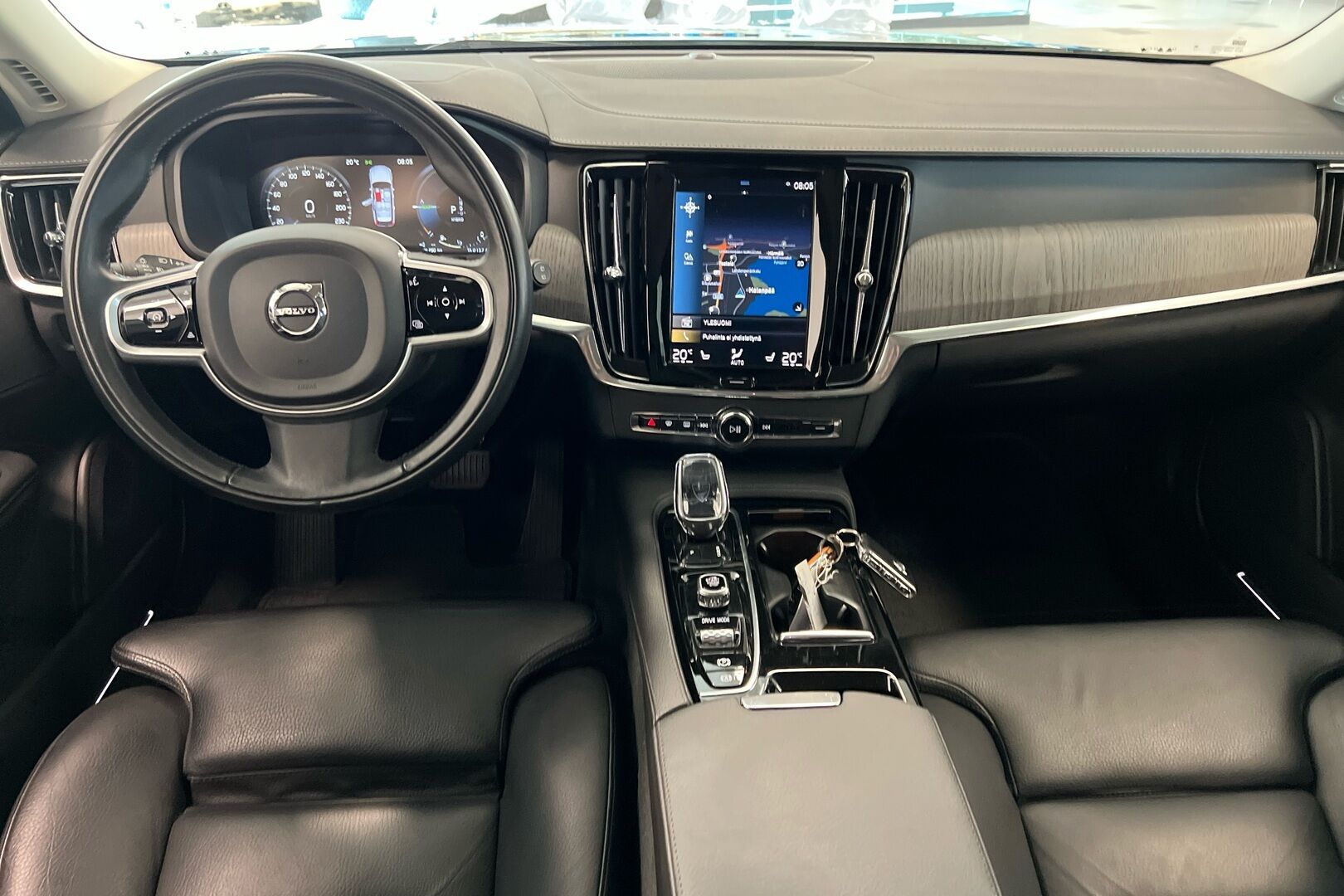 Volvo V90 iso kuva 1