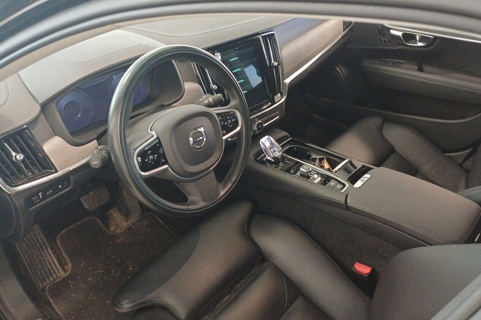 Volvo V90 iso kuva 2