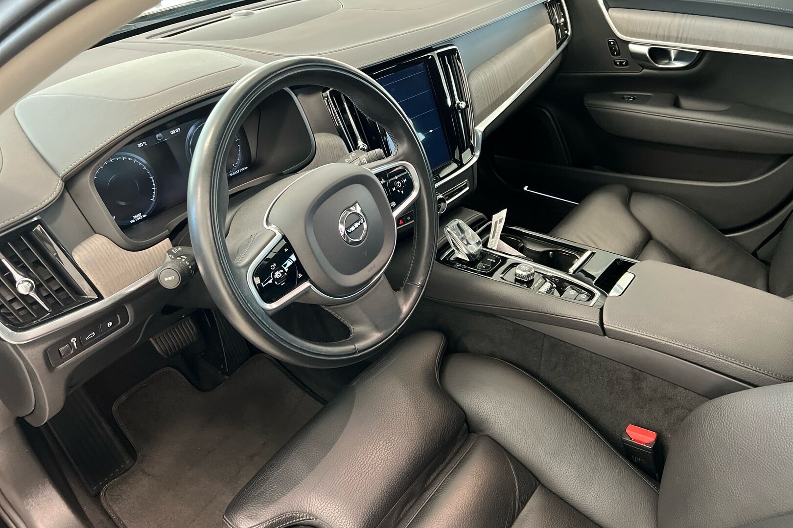 Volvo V90 iso kuva 0