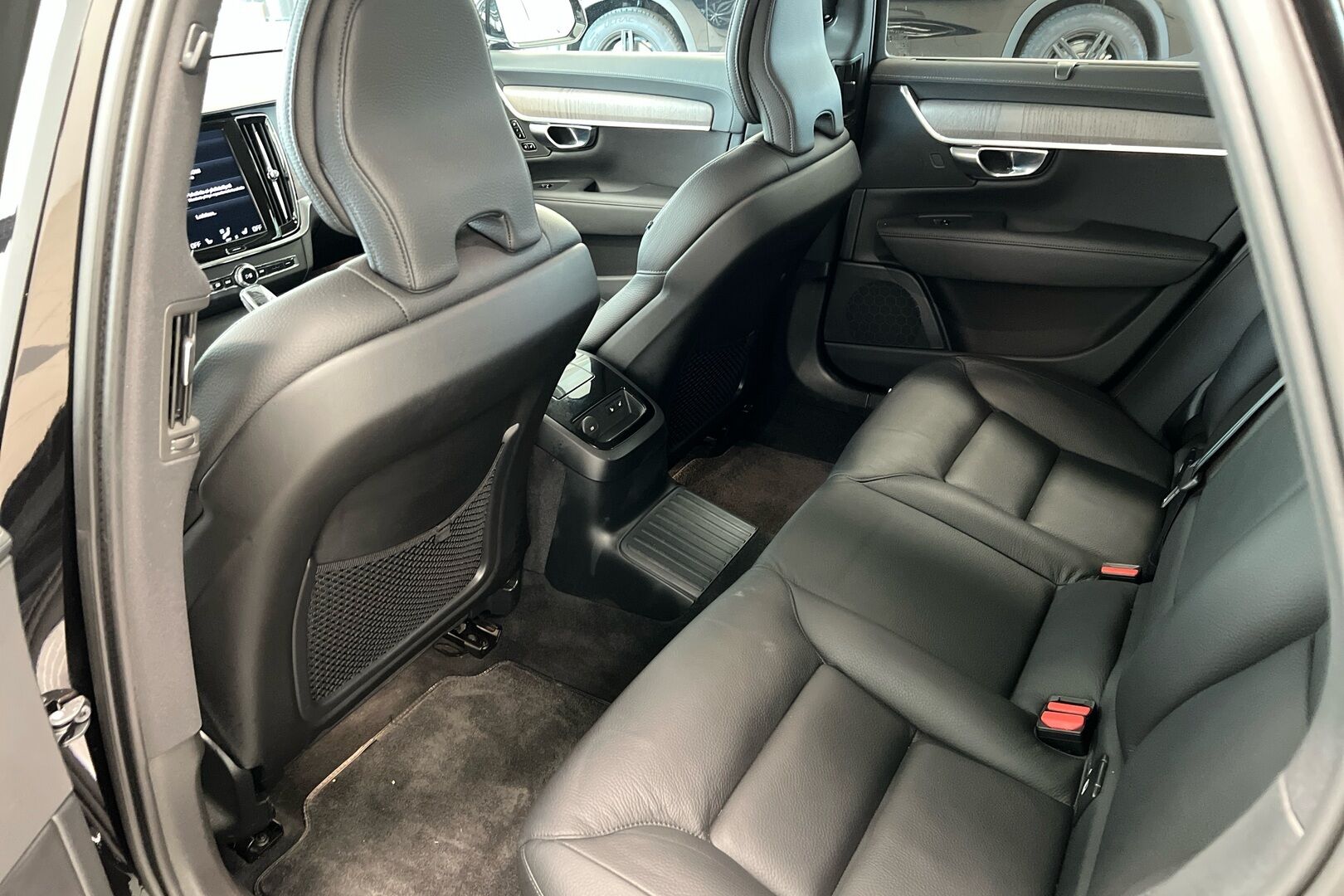 Volvo V90 iso kuva 10