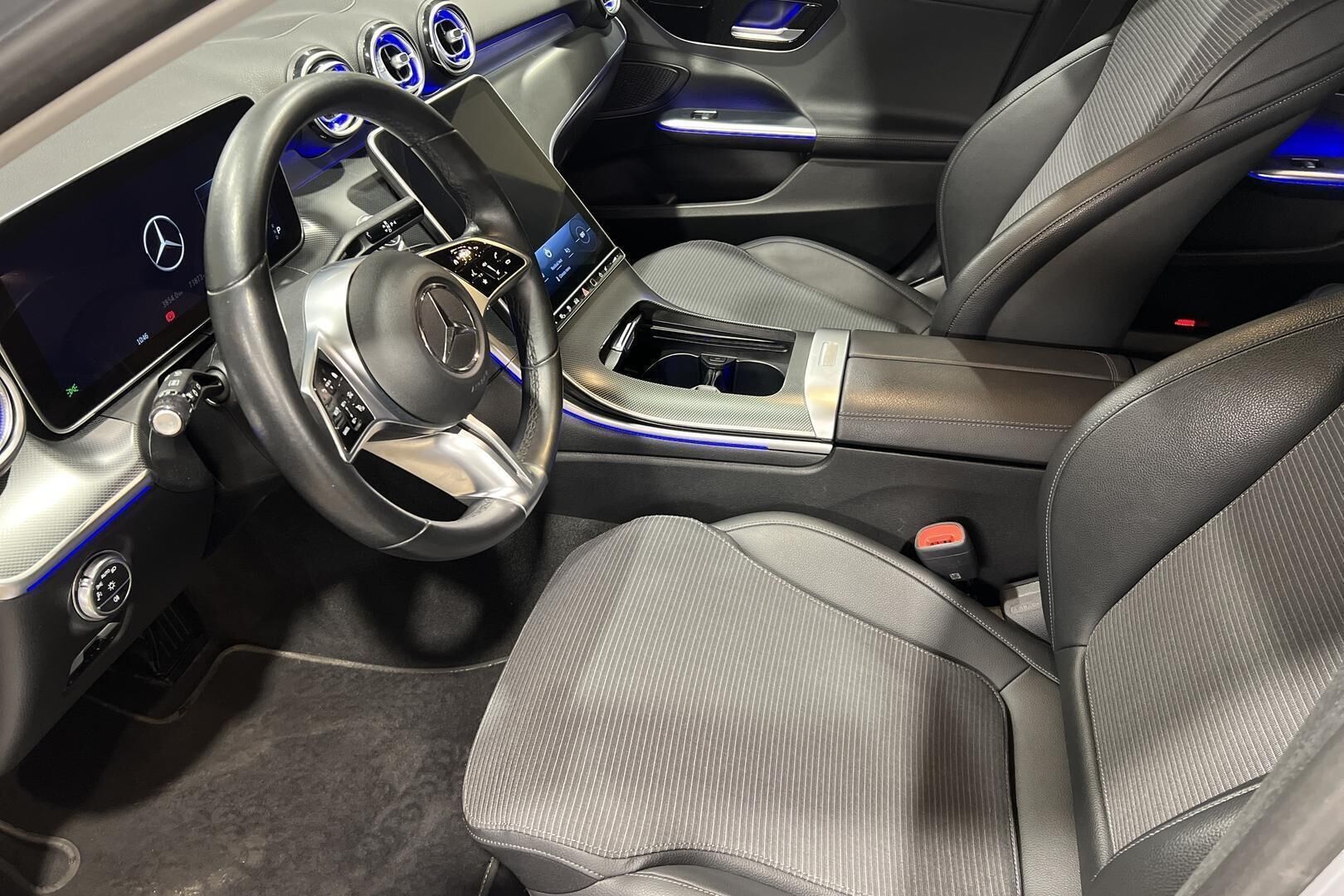 Mercedes-Benz C iso kuva 9