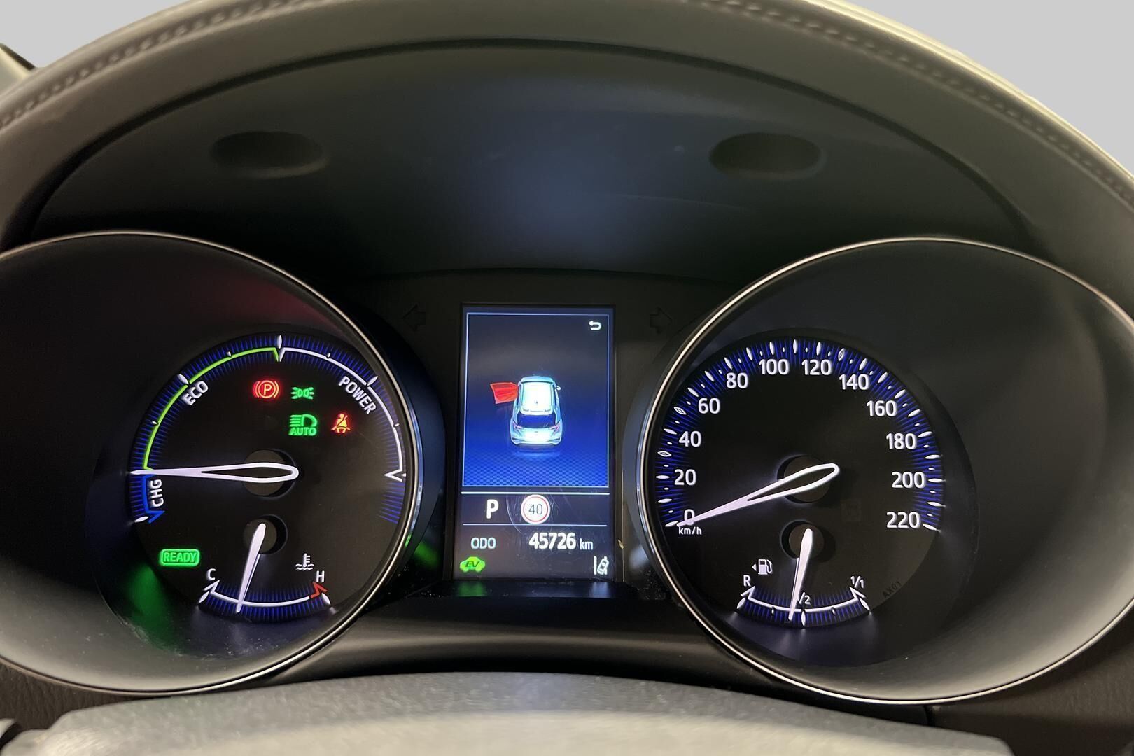 Toyota C-HR iso kuva 13