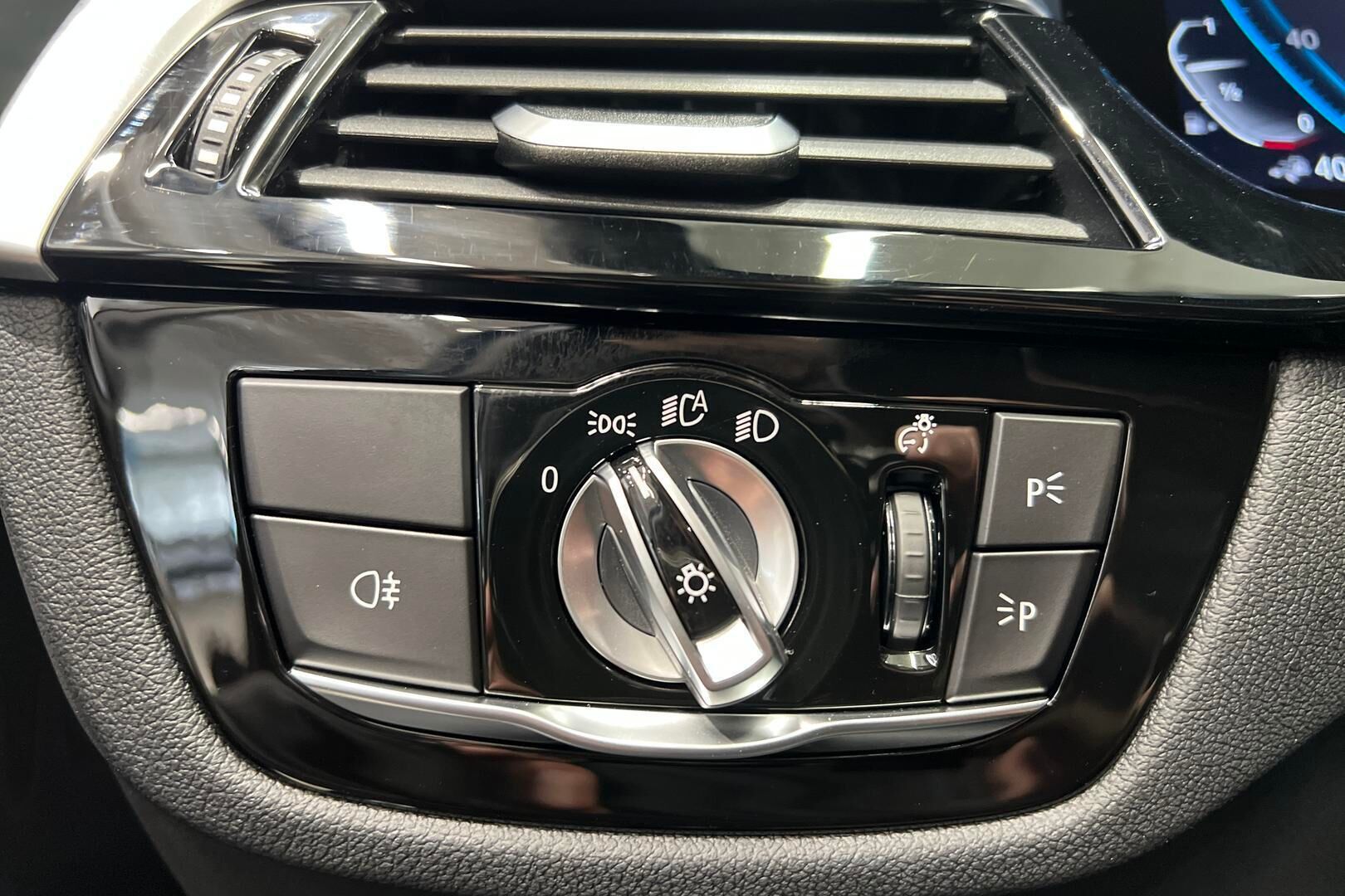 BMW 5-sarja iso kuva 23