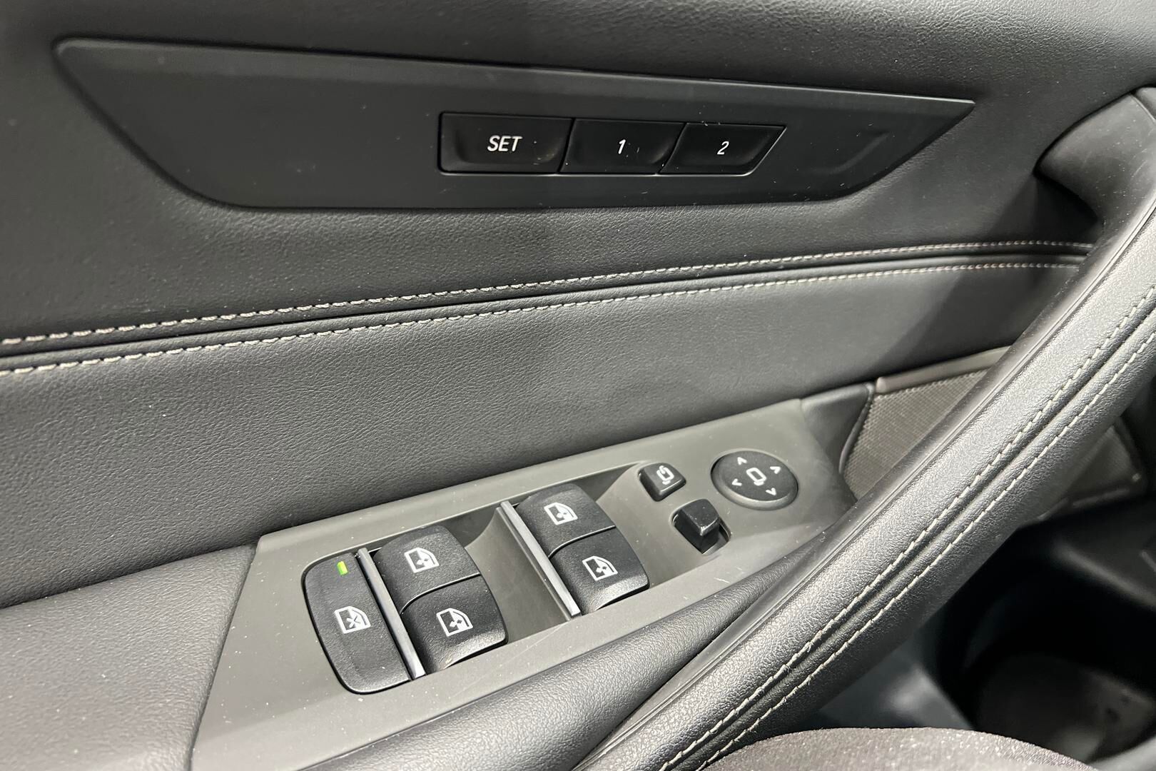 BMW 5-sarja iso kuva 24