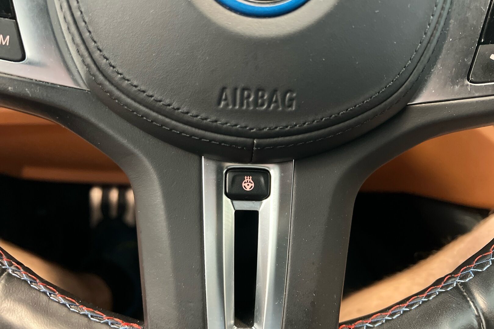 BMW i4 iso kuva 8