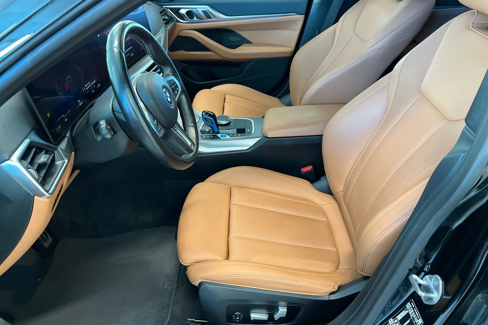 BMW i4 iso kuva 5