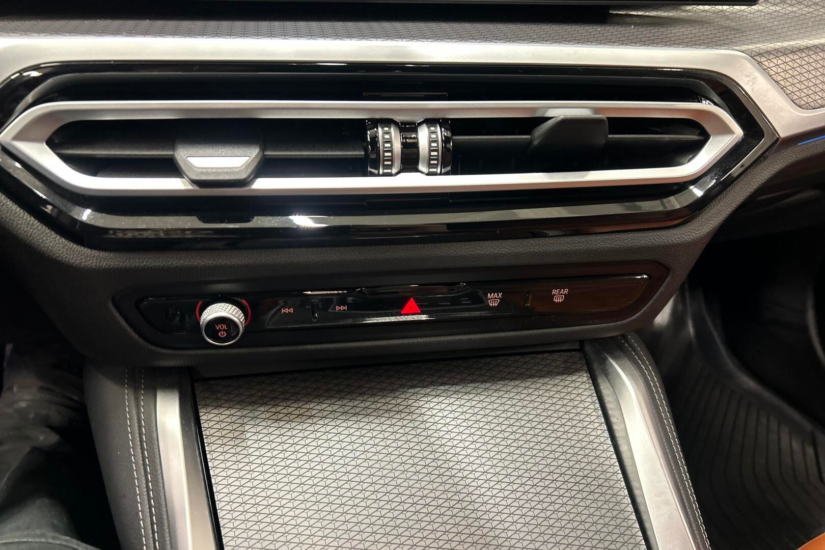 BMW I4 M50 iso kuva 16