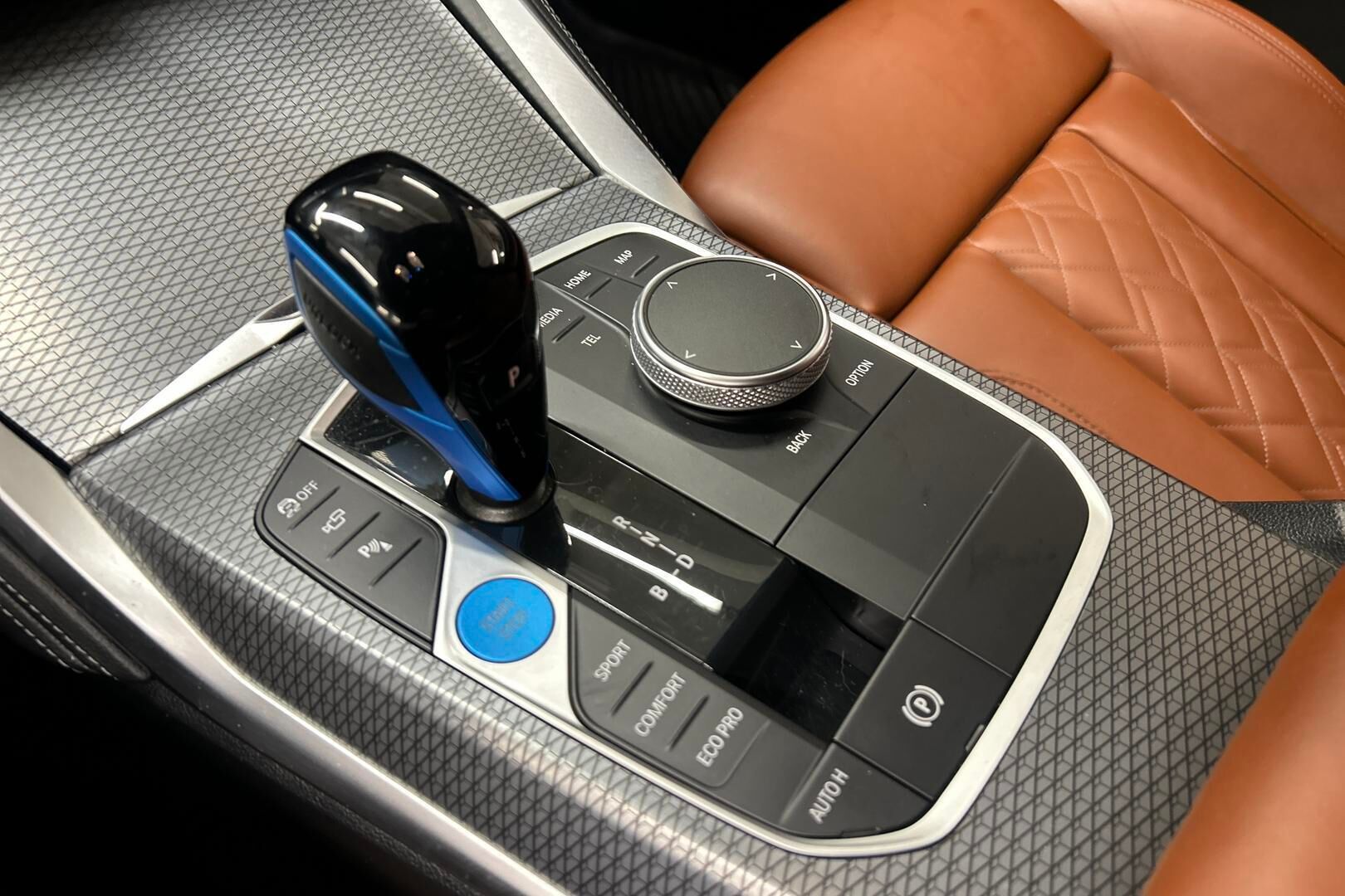 BMW I4 M50 iso kuva 17