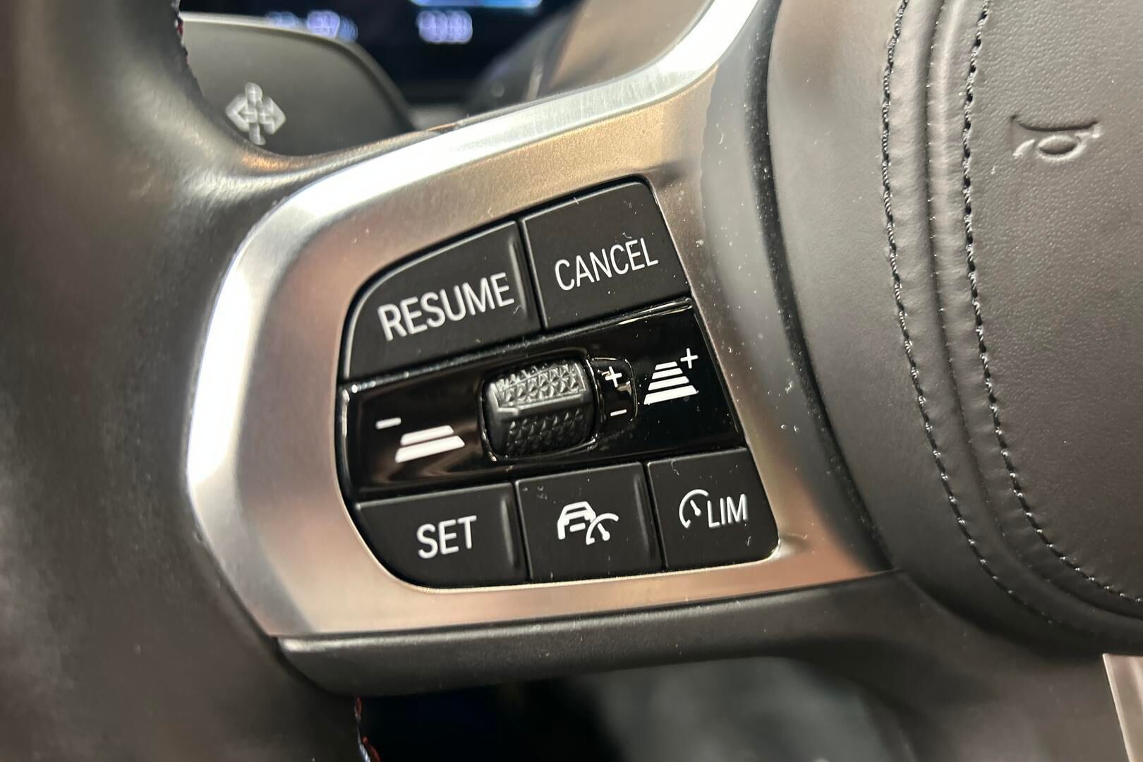 BMW I4 M50 iso kuva 19