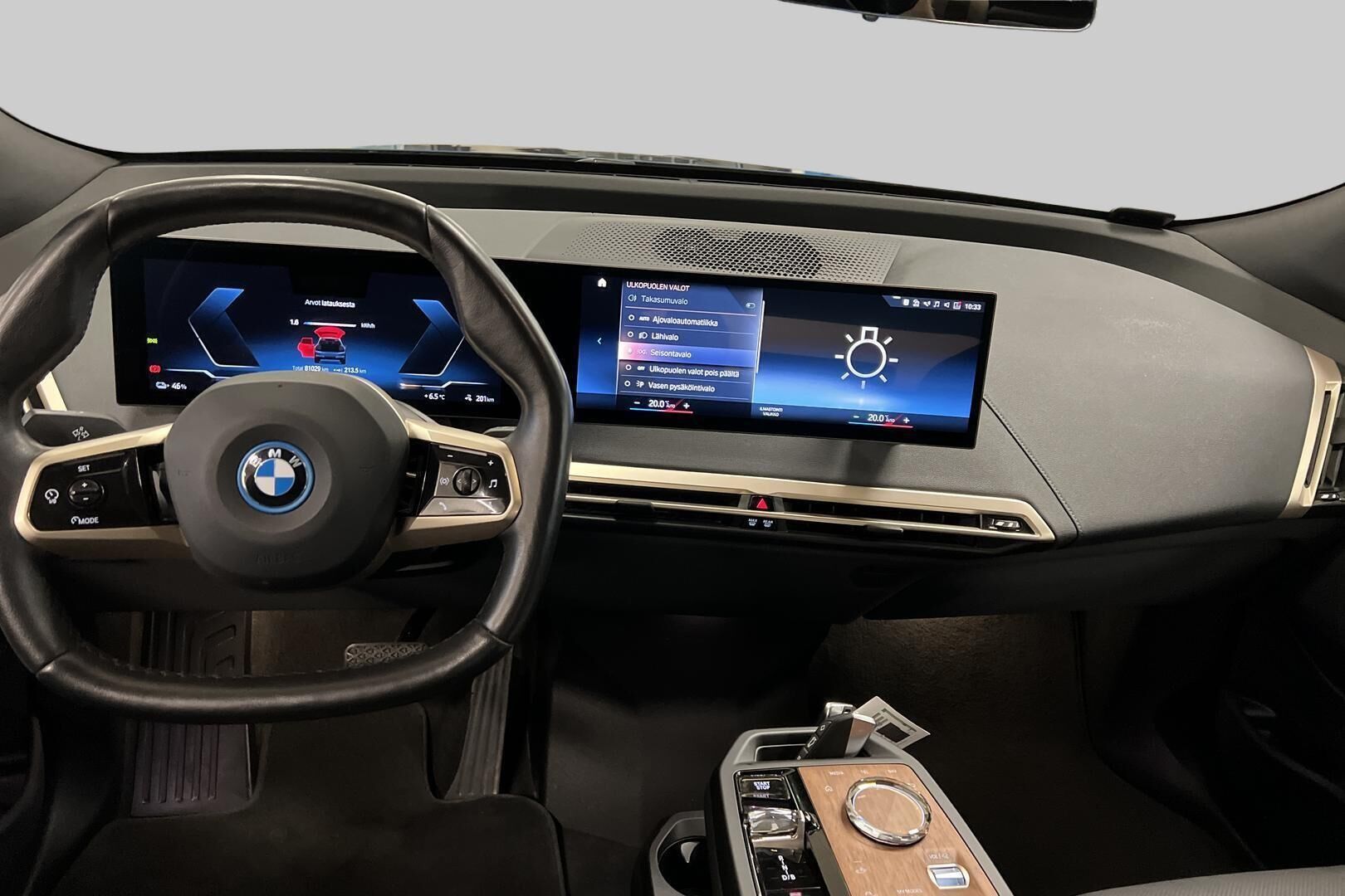 BMW iX iso kuva 9