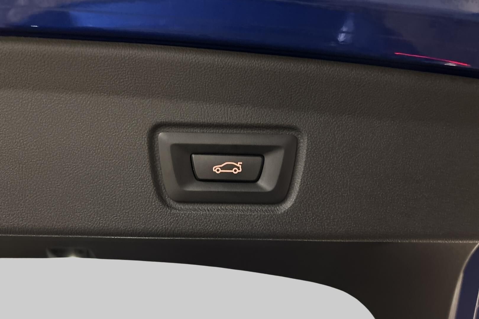 BMW i4 M50 iso kuva 13