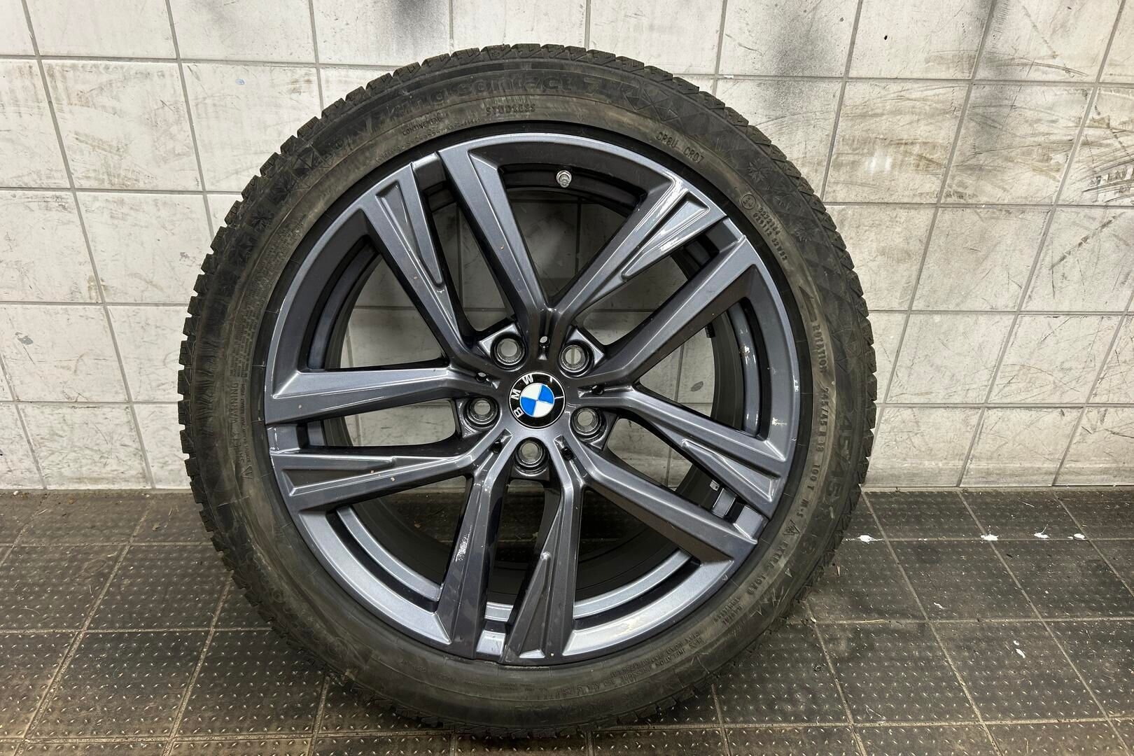 BMW i4 M50 iso kuva 14