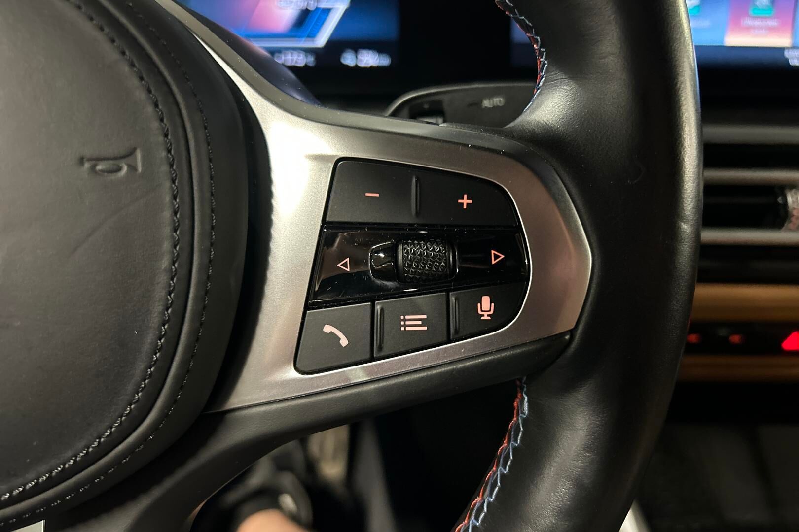 BMW i4 M50 iso kuva 17