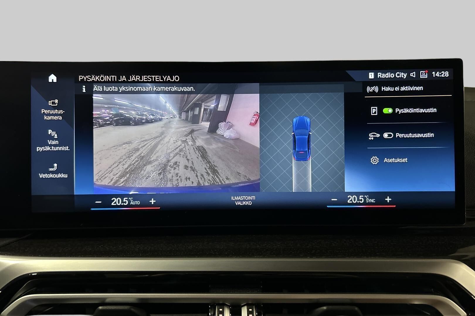 BMW i4 M50 iso kuva 33