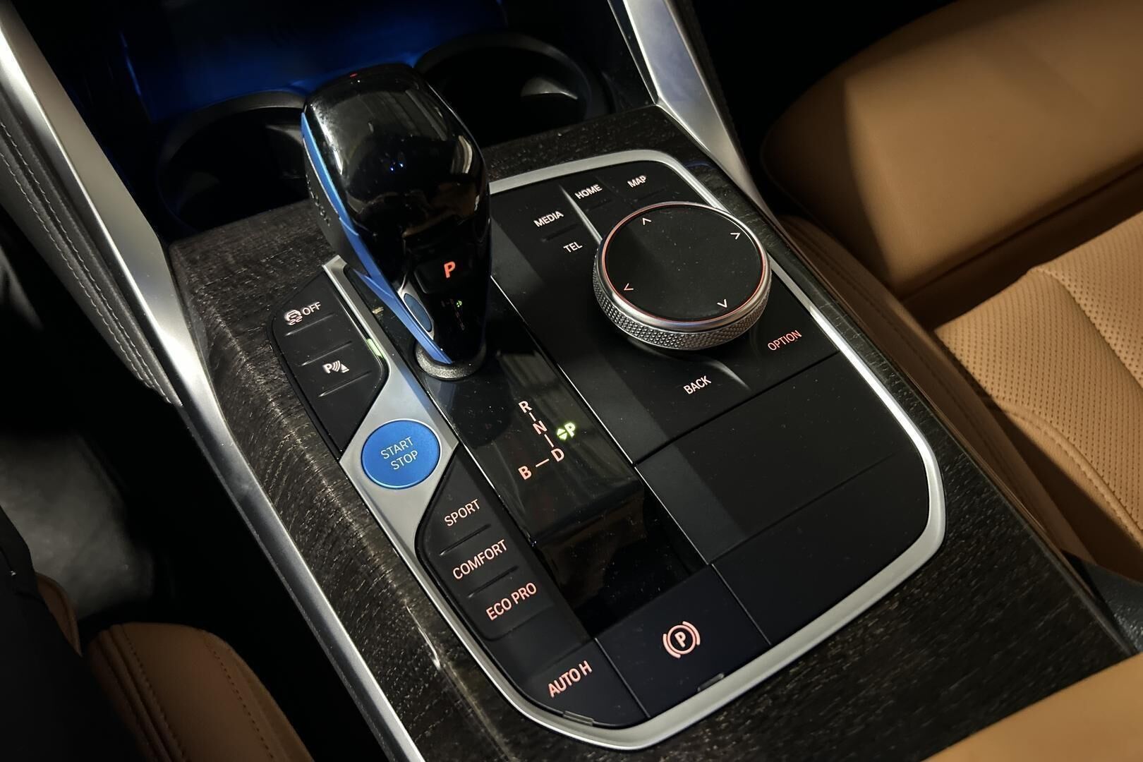 BMW i4 M50 iso kuva 36