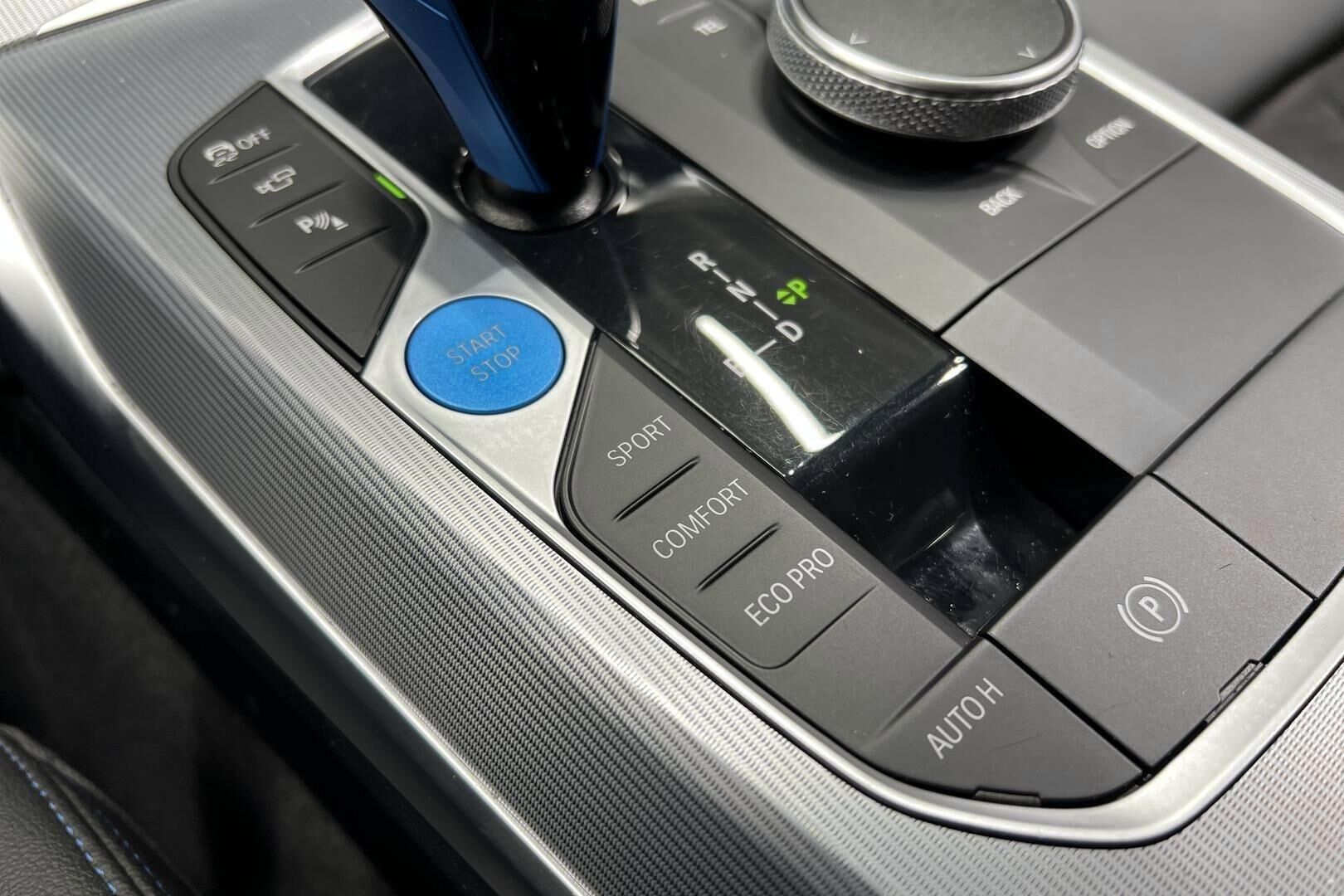BMW I4 M50 iso kuva 44