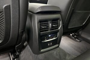 BMW I4 M50 esikatselu 30