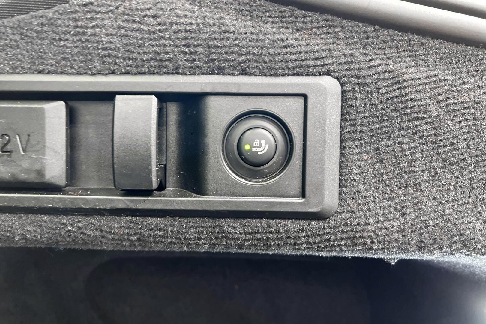 BMW I4 M50 iso kuva 36
