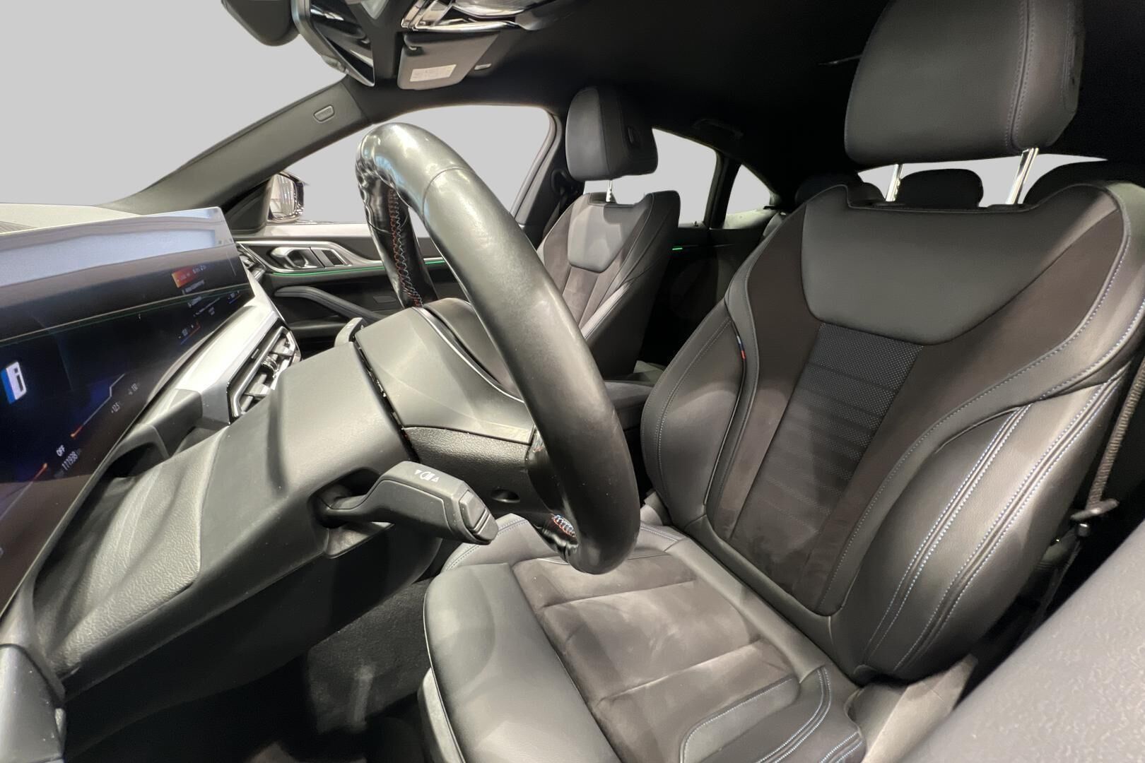 BMW I4 M50 iso kuva 38
