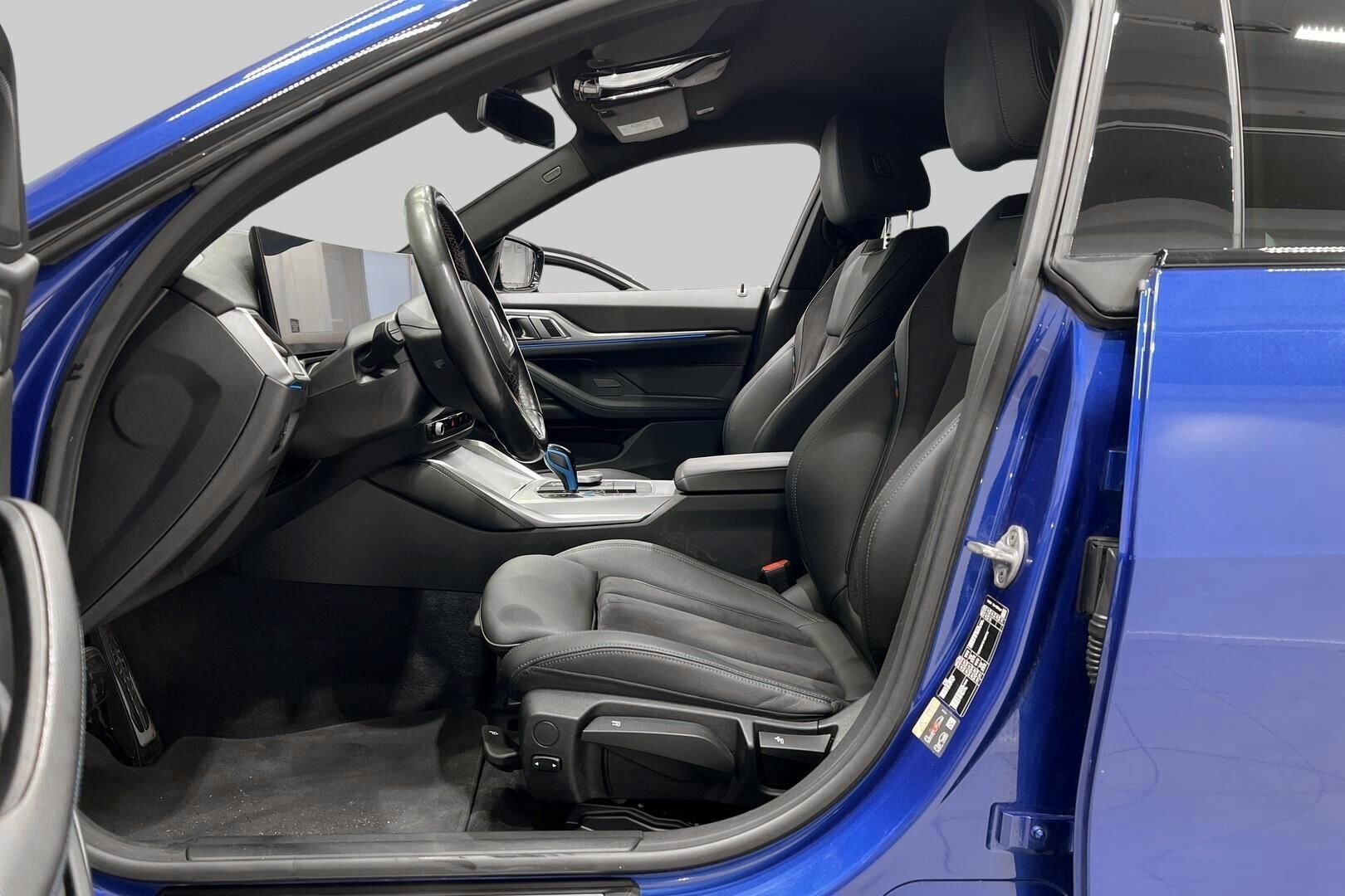 BMW I4 M50 iso kuva 42