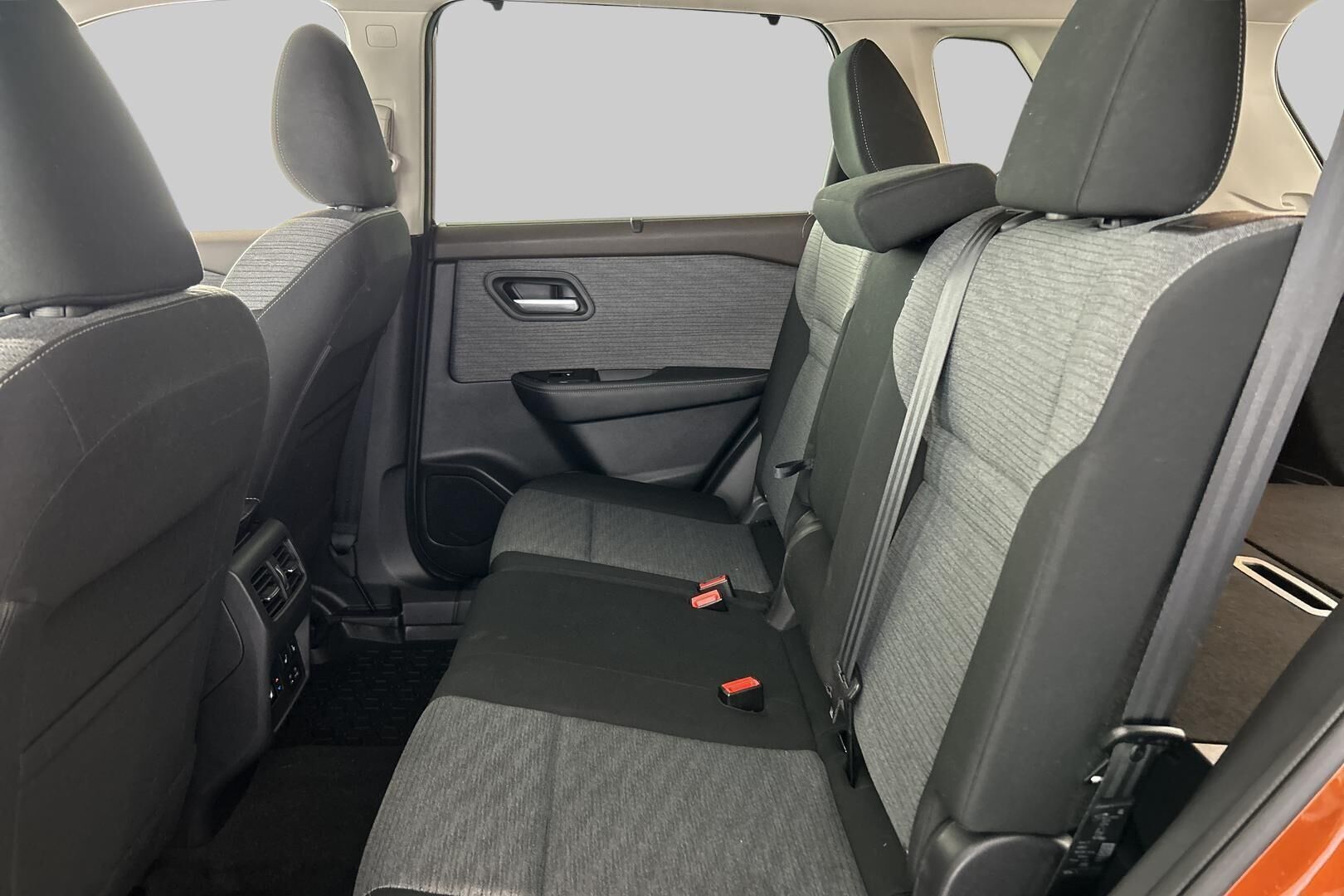 Nissan X-Trail iso kuva 10