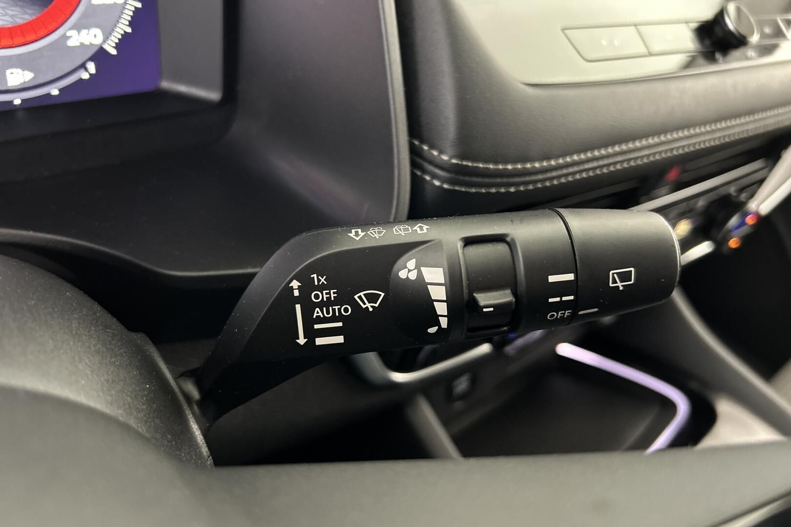 Nissan X-Trail iso kuva 15