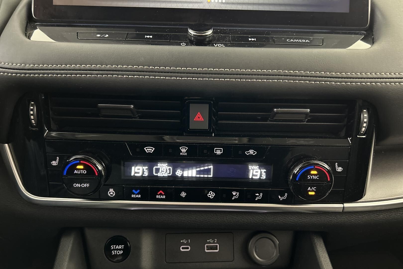 Nissan X-Trail iso kuva 18