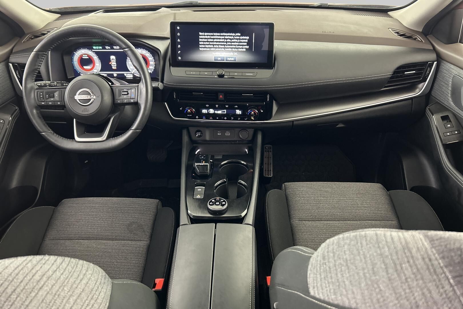 Nissan X-Trail iso kuva 9
