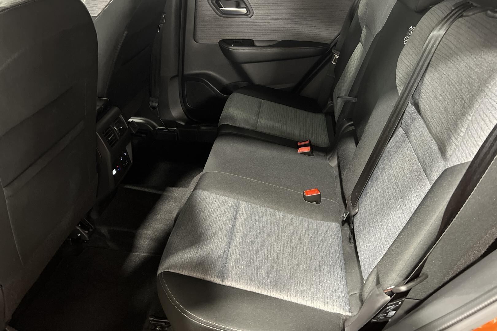 Nissan X-Trail iso kuva 28